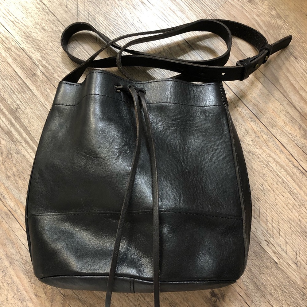 Lucky brand crossbody bucket bag